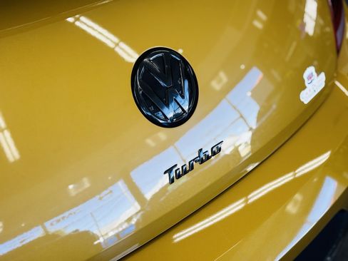 Used 2017 Volkswagen Beetle 1.8T Dune FWD image 12