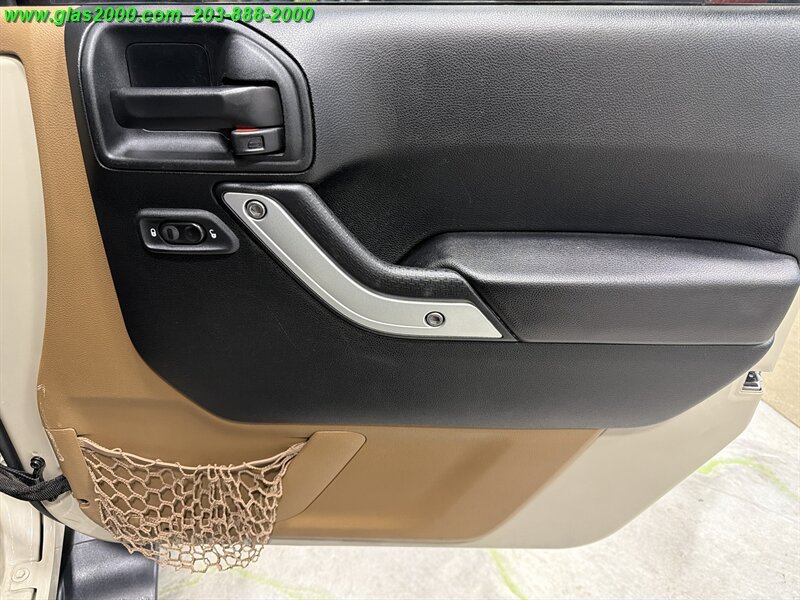 Used 2017 Jeep Wrangler Unlimited Sahara AWD/4WD image 26