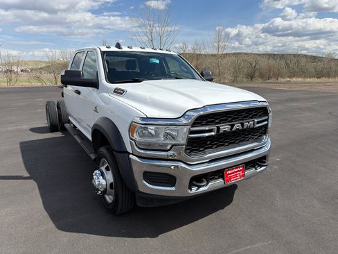 Used 2019 RAM 5500 Tradesman w/ Chrome Appearance Group AWD/4WD image 23