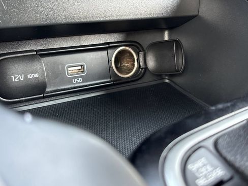 Used 2021 Kia Soul LX FWD image 16