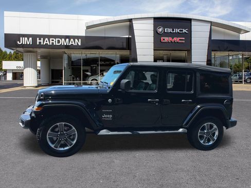 Used 2022 Jeep Wrangler Unlimited Sahara w/ Cold Weather Group image 6