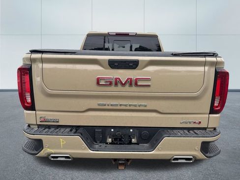 Used 2023 GMC Sierra 1500 AT4 w/ AT4 Preferred Package AWD/4WD image 3