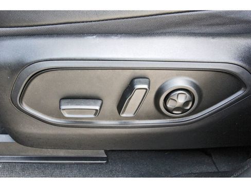 Used 2023 Jeep Grand Cherokee L Limited w/ Luxury Tech Group II image 29