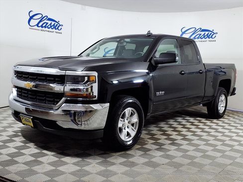 Used 2017 Chevrolet Silverado 1500 LT w/ Texas Edition image 6