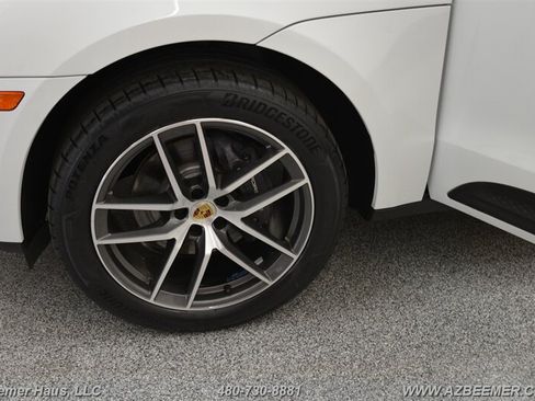 Used 2023 Porsche Macan AWD/4WD image 44