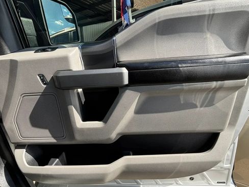 Used 2015 Ford F150 XLT w/ Equipment Group 302A Luxury RWD image 15