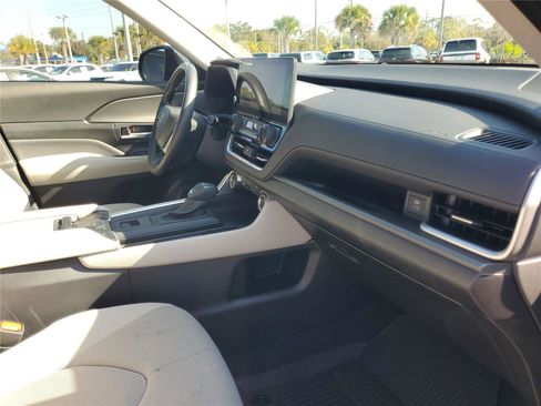 Used 2025 Toyota Grand Highlander FWD image 36