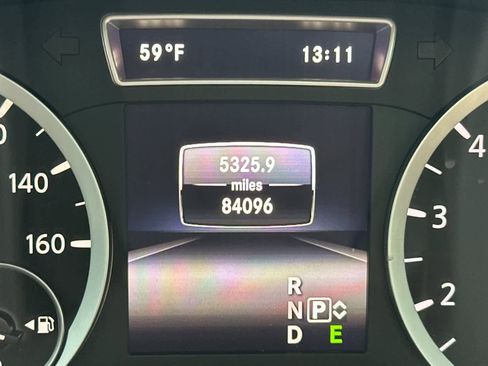 Used 2017 INFINITI QX30 Premium w/ Navigation Package image 21