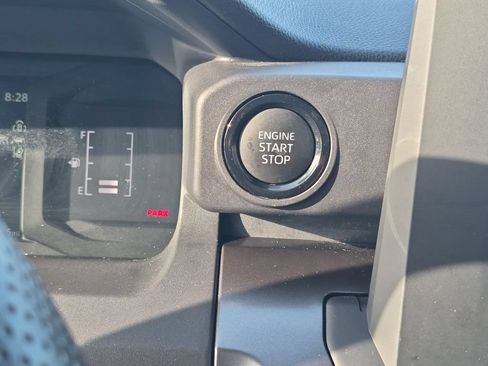 Certified 2025 Toyota Tacoma SR5 AWD/4WD image 22