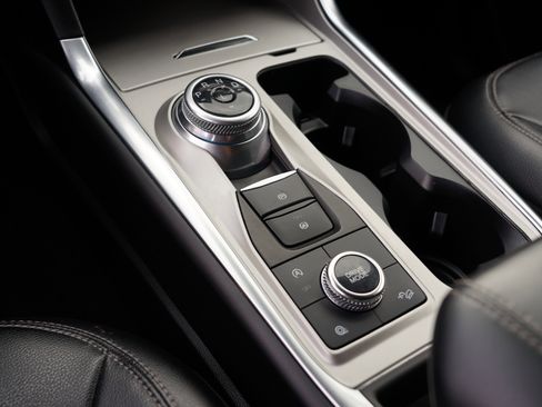 Used 2023 Ford Explorer Limited w/ Equipment Group 301A image 28