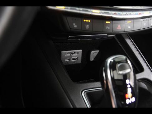 Used 2022 Cadillac XT4 Premium Luxury w/ Technology Package AWD/4WD image 18
