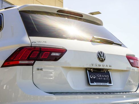 Used 2022 Volkswagen Tiguan SE FWD image 13