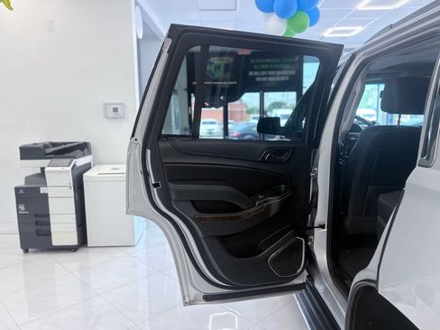 Used 2019 Chevrolet Tahoe LT w/ LT Signature Package AWD/4WD image 42