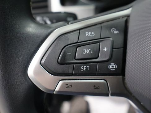 Used 2021 Volkswagen Atlas SE image 33