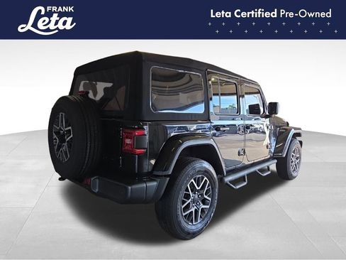 Used 2024 Jeep Wrangler Unlimited Sahara w/ Technology Group AWD/4WD image 6