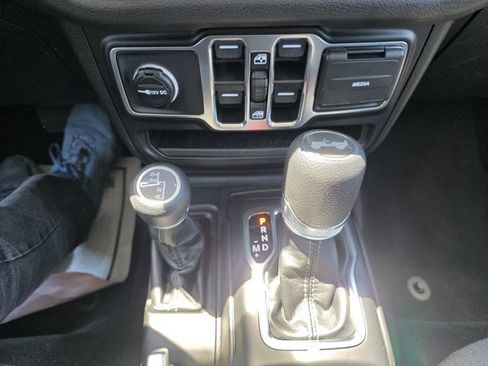 Used 2026 Jeep Wrangler Unlimited Sport AWD/4WD image 9