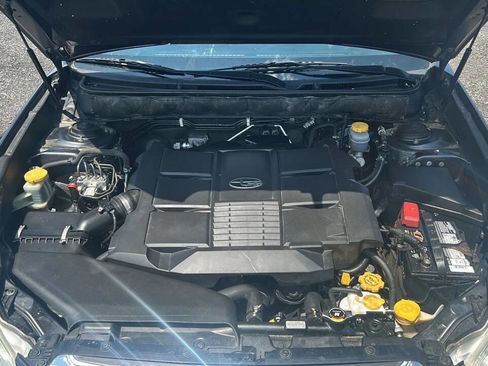 Used 2011 Subaru Outback 3.6R Limited w/ PWR Moonroof Pkg AWD/4WD image 14