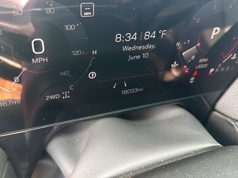 Used 2025 GMC Yukon XL Denali AWD/4WD image 26
