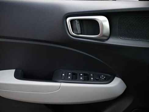 New 2026 Hyundai Venue SEL image 9