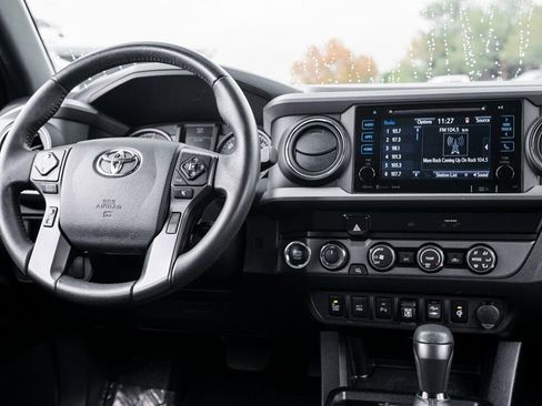 Used 2019 Toyota Tacoma TRD Off-Road image 17