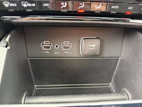 Used 2025 Jeep Grand Cherokee Laredo X w/ MOPAR Finishing Package AWD/4WD image 29
