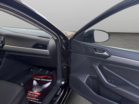 Used 2019 Volkswagen Jetta S w/ Driver Assistance Package FWD image 19