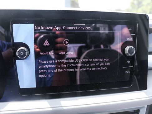 New 2025 Volkswagen Taos SE image 28