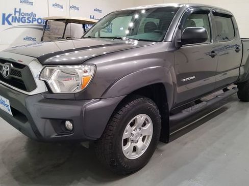 Used 2015 Toyota Tacoma 4x4 Double Cab w/ SR5 Package image 5
