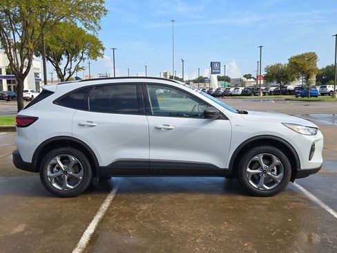Used 2025 Ford Escape ST-Line AWD/4WD image 4