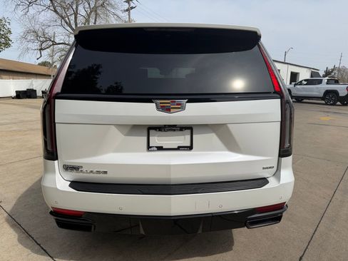 Used 2021 Cadillac Escalade Sport w/ Driver Assist Tech Package AWD/4WD image 33