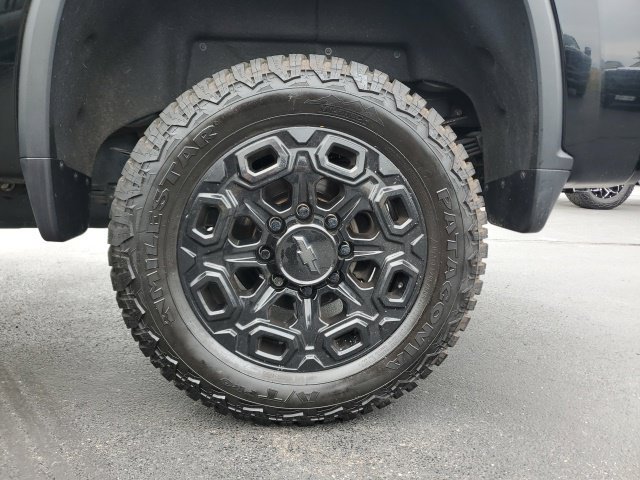 Used 2024 Chevrolet Silverado 3500 High Country w/ High Country Premium Package AWD/4WD image 9