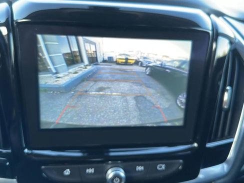 Used 2019 Chevrolet Traverse LT image 25