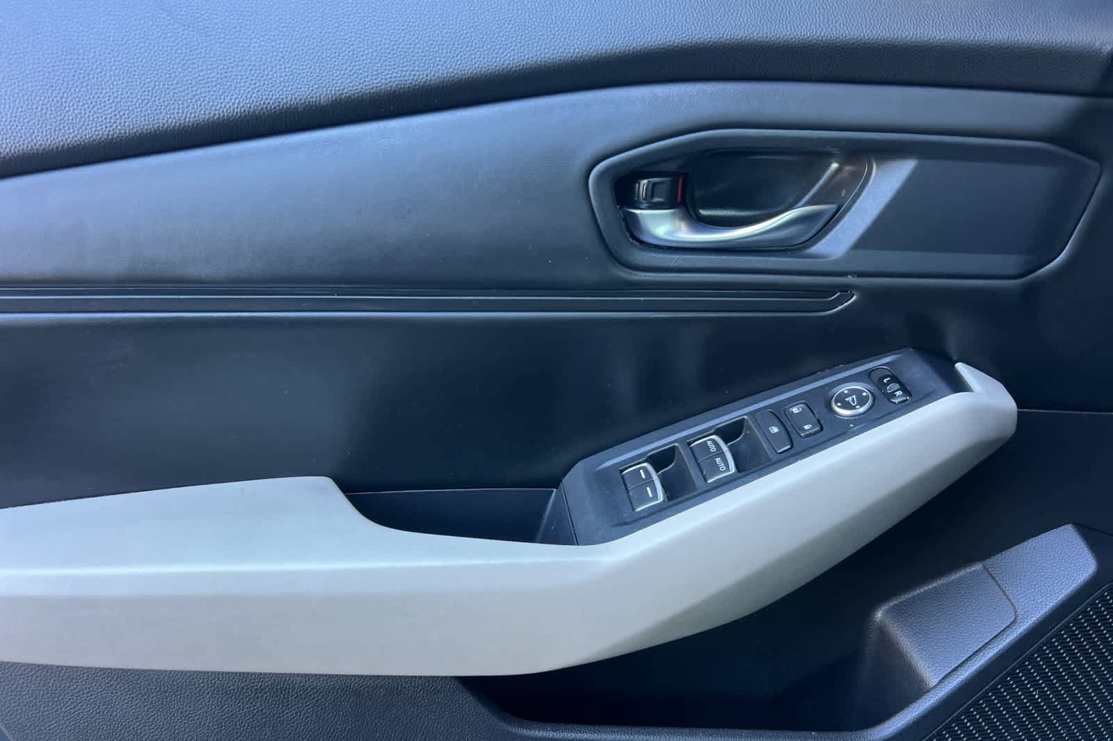 Used 2023 Honda Accord EX image 12