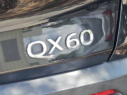 Used 2024 INFINITI QX60 Luxe w/ Performance Audio Package FWD image 9