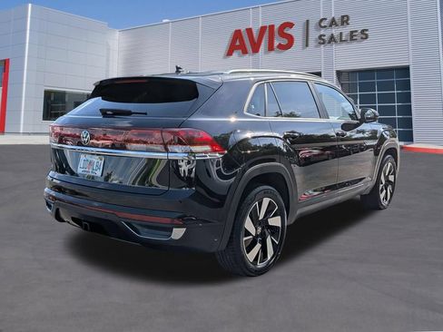 Used 2025 Volkswagen Atlas Cross Sport SE FWD image 6