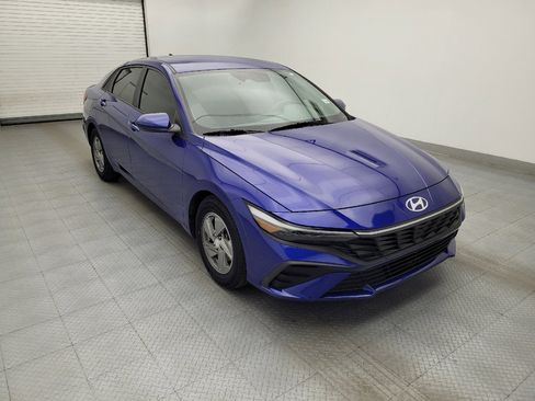 Used 2024 Hyundai Elantra SE image 13