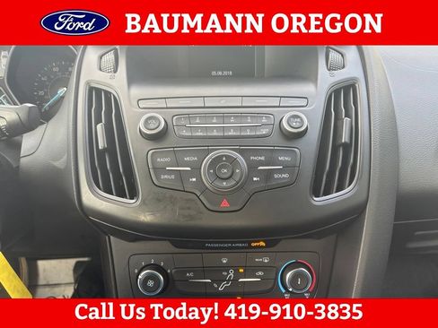 Used 2018 Ford Focus SE FWD image 20