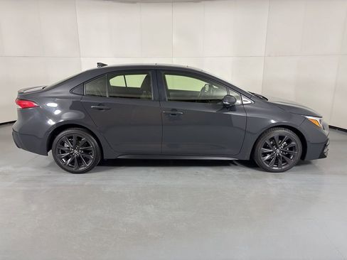 Used 2024 Toyota Corolla SE w/ SE Premium Package FWD image 9