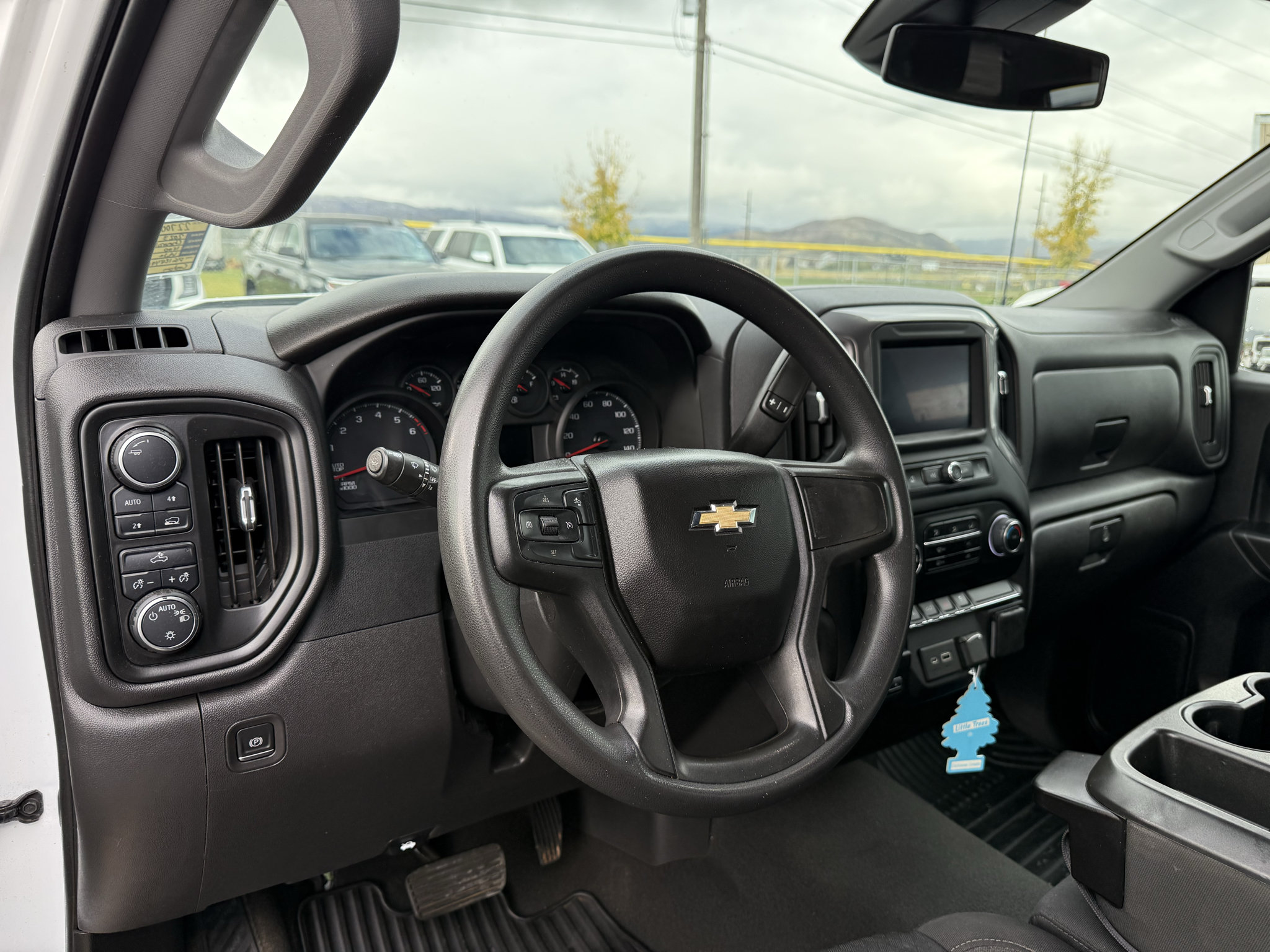 Used 2023 Chevrolet Silverado 1500 Custom AWD/4WD image 12
