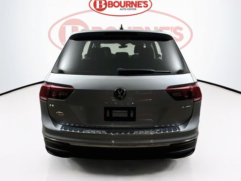 Used 2024 Volkswagen Tiguan SE AWD/4WD image 10