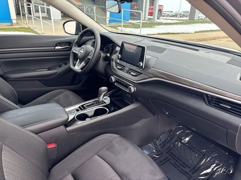Used 2024 Nissan Altima 2.5 SV image 22