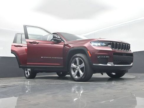 Used 2022 Jeep Grand Cherokee L Limited AWD/4WD image 70