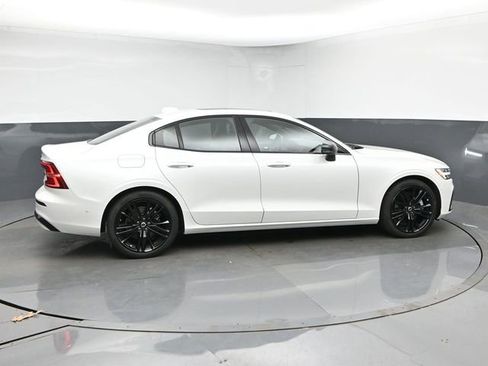 Used 2024 Volvo S60 B5 Plus w/ Climate Package FWD image 9