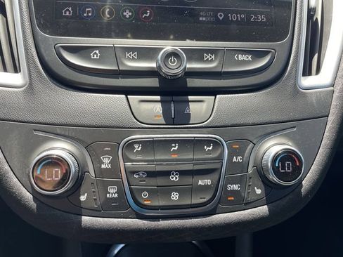 Used 2023 Chevrolet Malibu LT FWD image 34