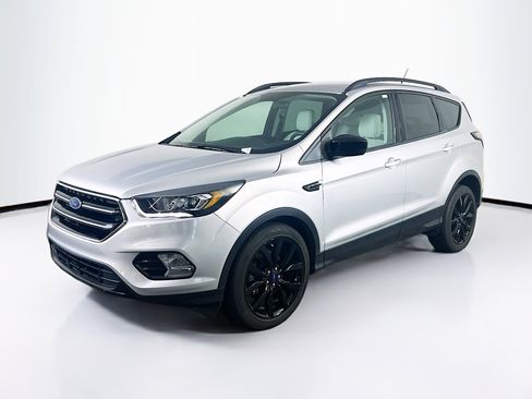 Used 2018 Ford Escape SEL w/ SEL Sport Appearance Package image 3
