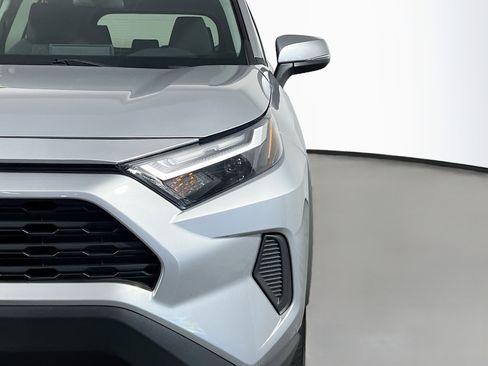 Used 2024 Toyota RAV4 XLE FWD image 12