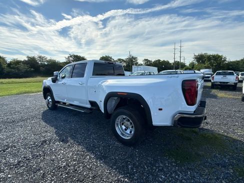 New 2026 GMC Sierra 3500 SLT w/ SLT Premium Package AWD/4WD image 9