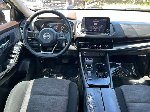 Used 2021 Nissan Rogue SV FWD image 15