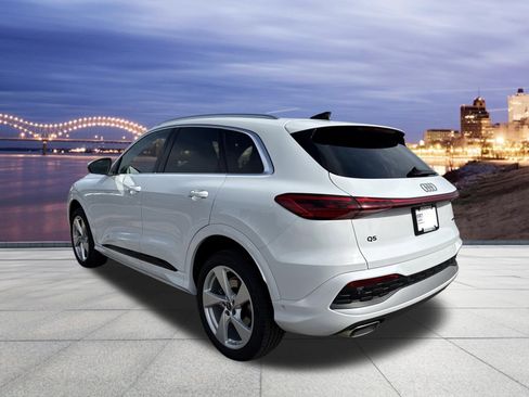Certified 2025 Audi Q5 Premium w/ Premium Plus AWD/4WD image 3