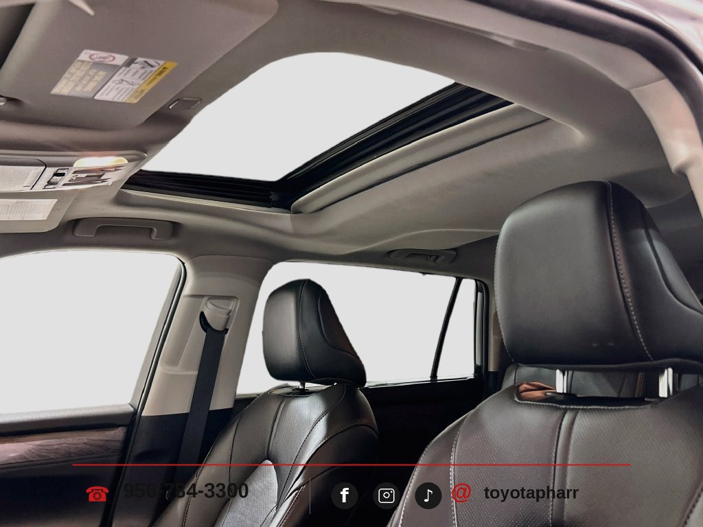 Used 2024 Toyota Highlander Limited FWD image 21